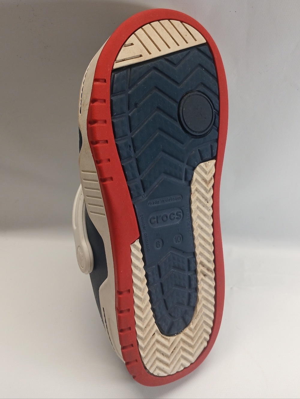 CROCS Navy and White Clog with Red Sole - Picture 13 of 14